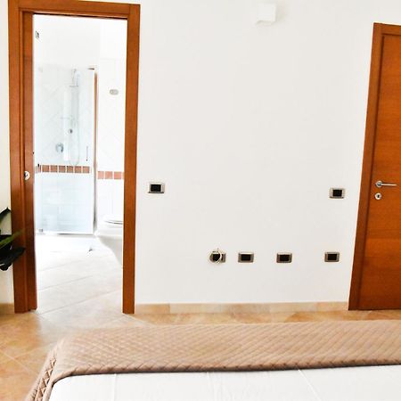 Sunshine Apartment - Appartamento Vicino Al Mare, Cagliari, Sardinia Buitenkant foto