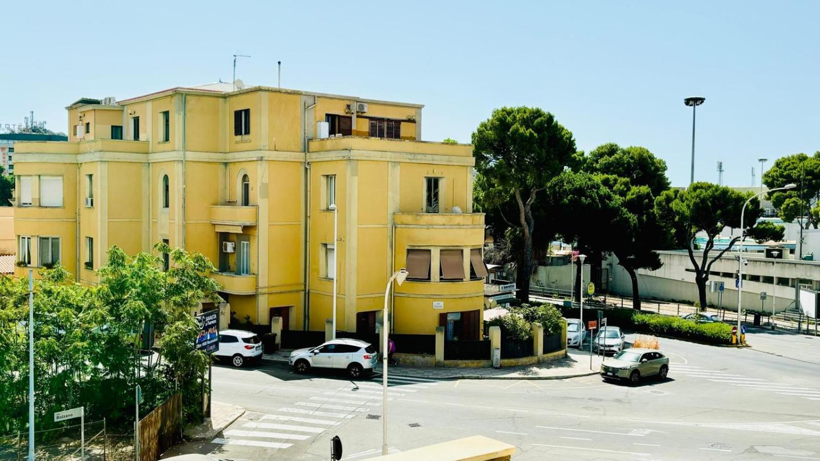 Sunshine Apartment - Appartamento Vicino Al Mare, Cagliari, Sardinia Buitenkant foto