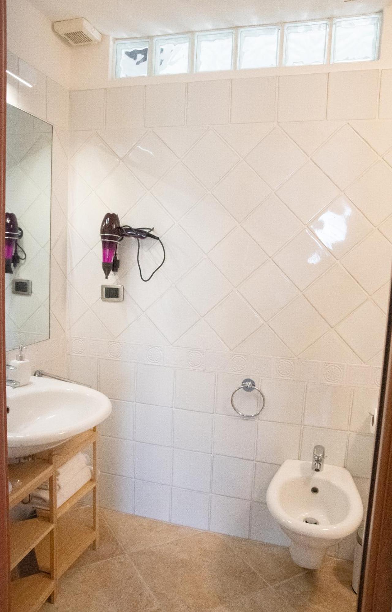 Sunshine Apartment - Appartamento Vicino Al Mare, Cagliari, Sardinia Buitenkant foto